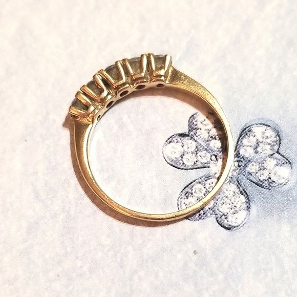 Solid 14kt Gold Antique Minimalist White Topaz Ring - Picture 3 of 7